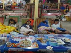 Спящие в Камбодже!