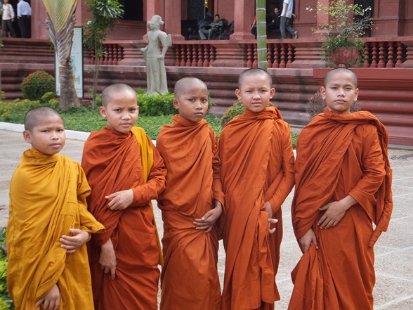 Дети-монахи