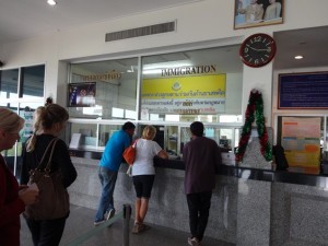 Паспортный контроль со стороны Таиланда.